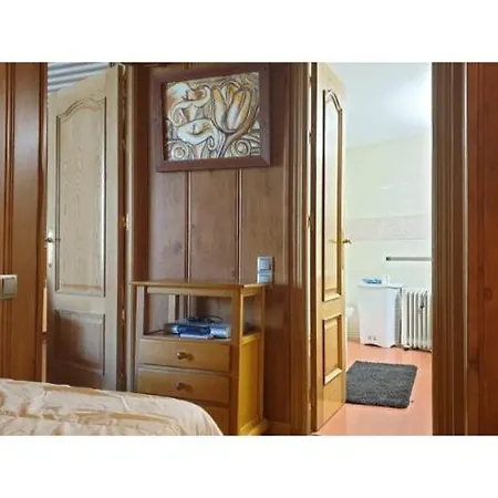 Apartment Zona Media Next Telesilla By Bluettravel *
